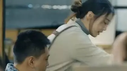 巾帼小辣妈的无敌传奇：从平凡妈妈到超级英雄的惊心励志之旅